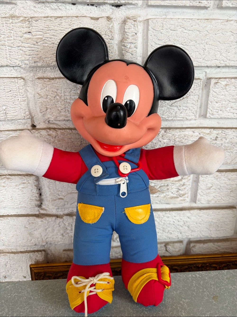 1989 Disney "Learn to Dress" Mickey Mouse